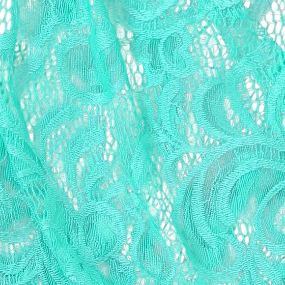 NWOT Black and Green Sleeveless Blouse with Cut Out Tie Front - Picture 4 of 11